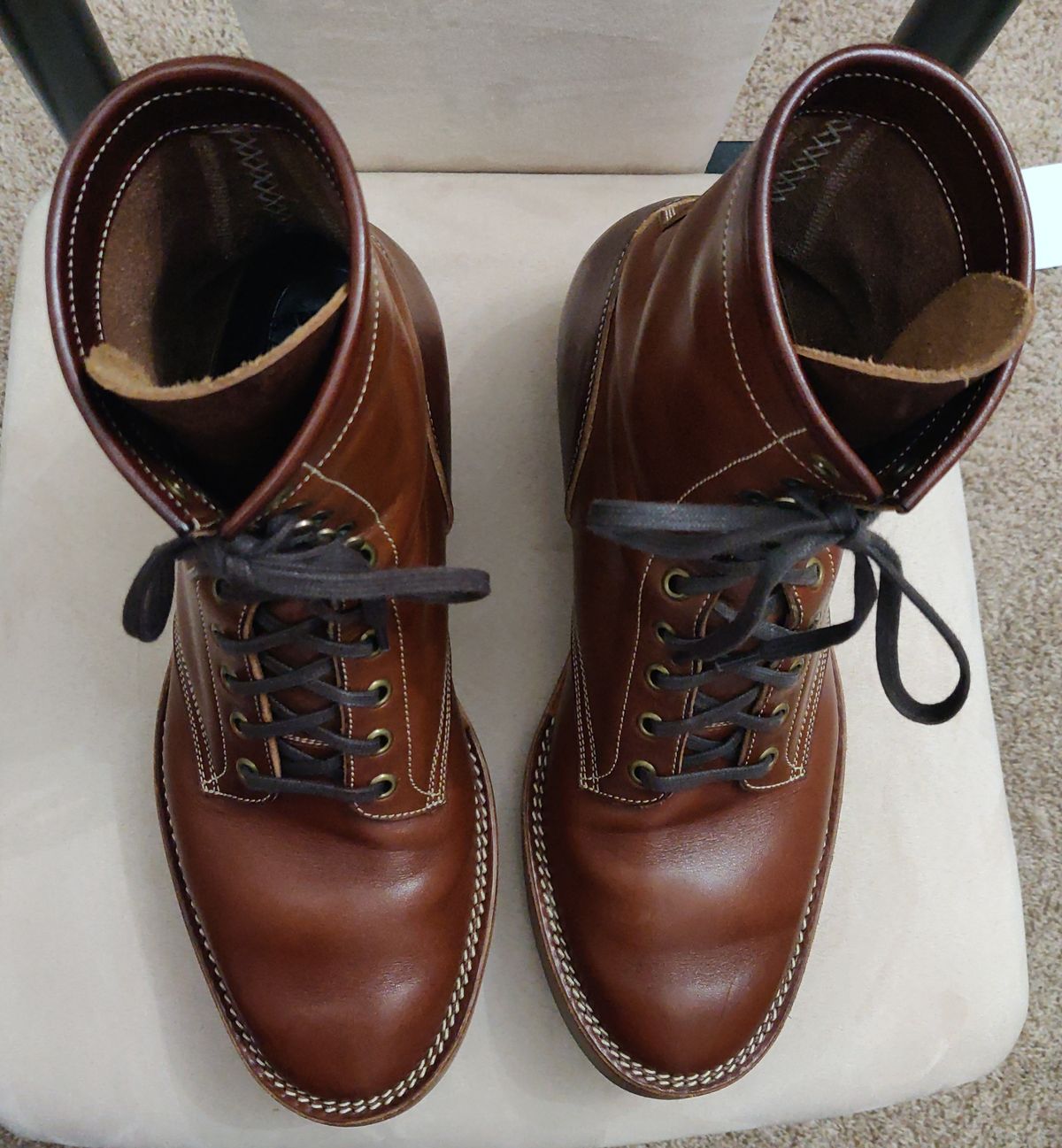 Photo by flypaper89 on December 6, 2022 of the Onderhoud SVC02 Packer Boot in Wickett & Craig Medium Brown Traditional Harness.