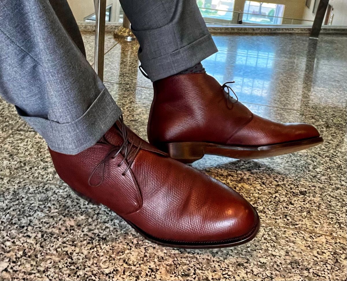 Photo by coolhand0302 on April 25, 2023 of the Carmina Chukka Boots 708 in J&FJ Baker Brown Russian Calf.