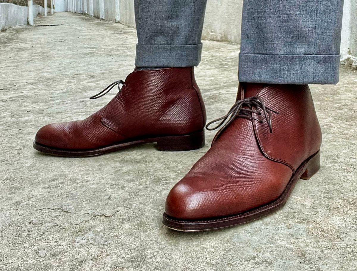 Photo by coolhand0302 on April 25, 2024 of the Carmina Chukka Boots 708 in J&FJ Baker Brown Russian Calf.