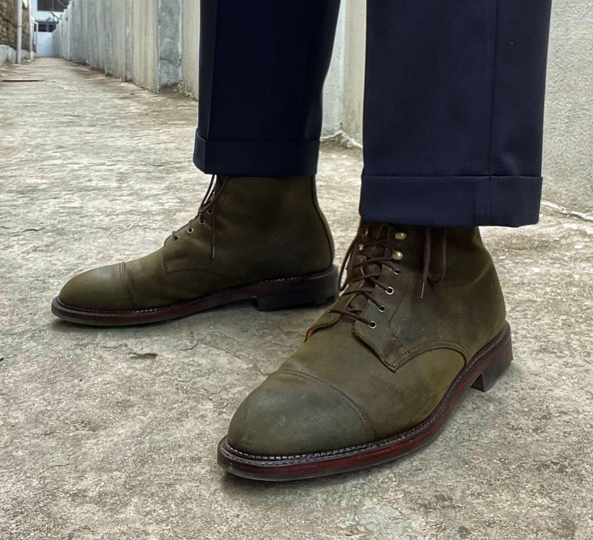 Photo by coolhand0302 on May 7, 2024 of the Crockett & Jones Coniston in Green Roughout Suede.