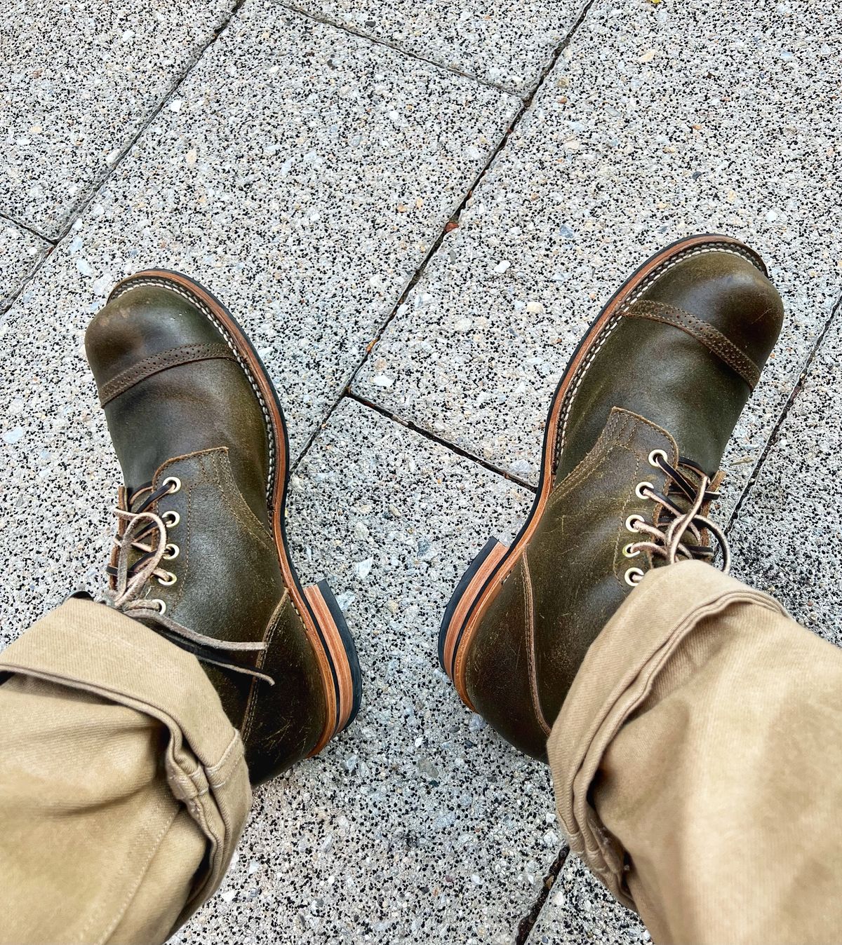 Photo by coolhand0302 on November 8, 2021 of the Viberg Service Boot BCT in Horween Dark Olive Waxed Flesh.