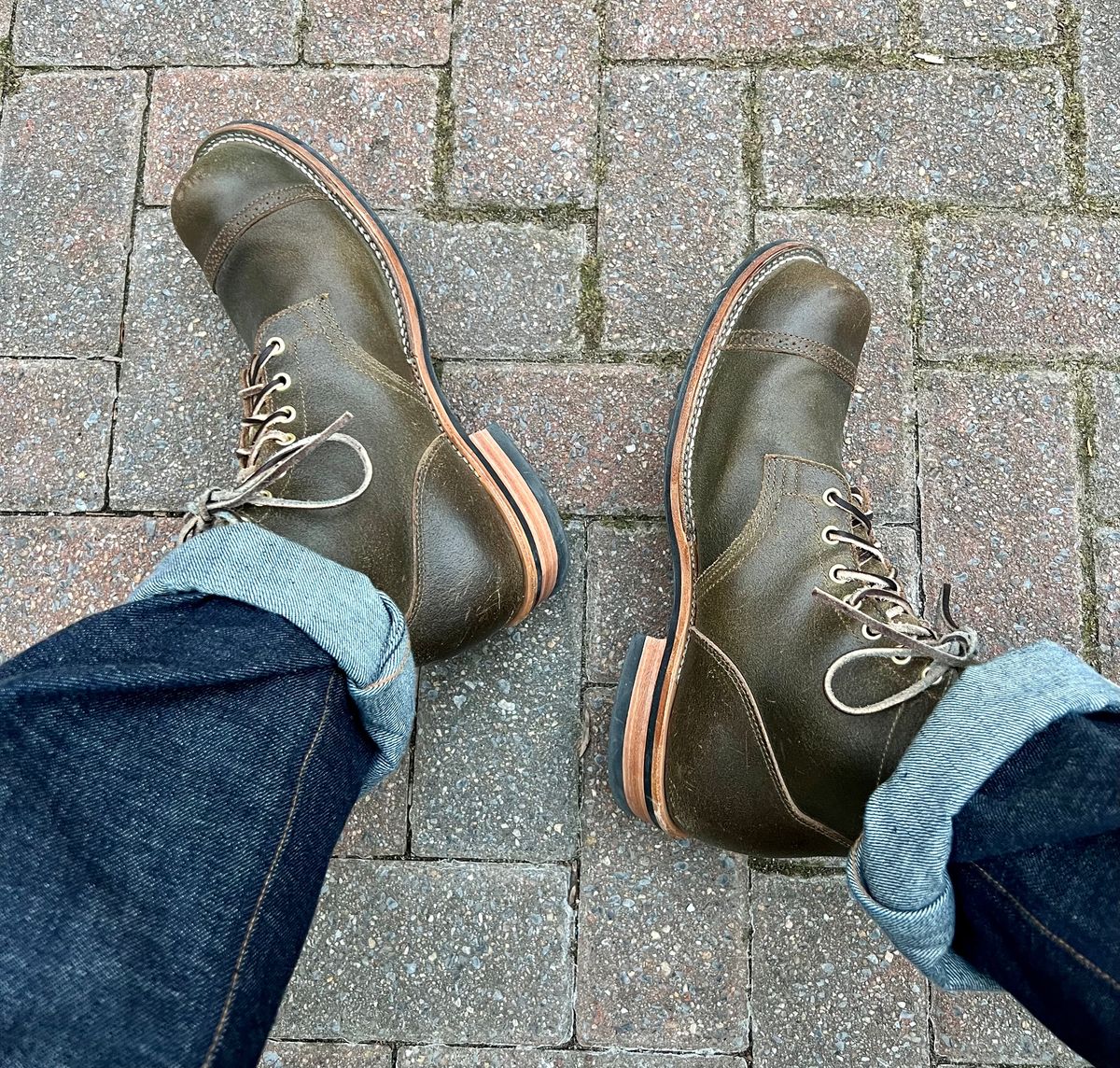 Photo by coolhand0302 on February 16, 2022 of the Viberg Service Boot BCT in Horween Dark Olive Waxed Flesh.