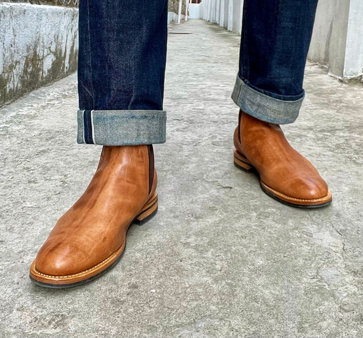 Photo by coolhand0302 on April 23, 2024 of the Viberg Chelsea in Guidi Tan Washed Horsehide.