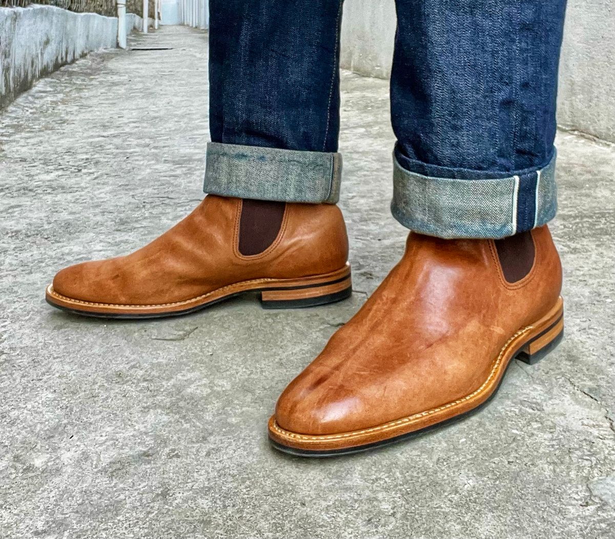 Photo by coolhand0302 on April 23, 2024 of the Viberg Chelsea in Guidi Tan Washed Horsehide.