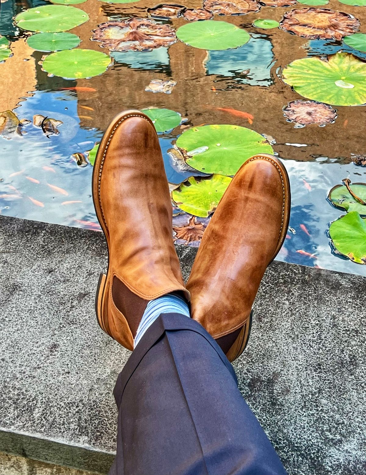 Photo by coolhand0302 on October 7, 2024 of the Viberg Chelsea in Guidi Tan Washed Horsehide.