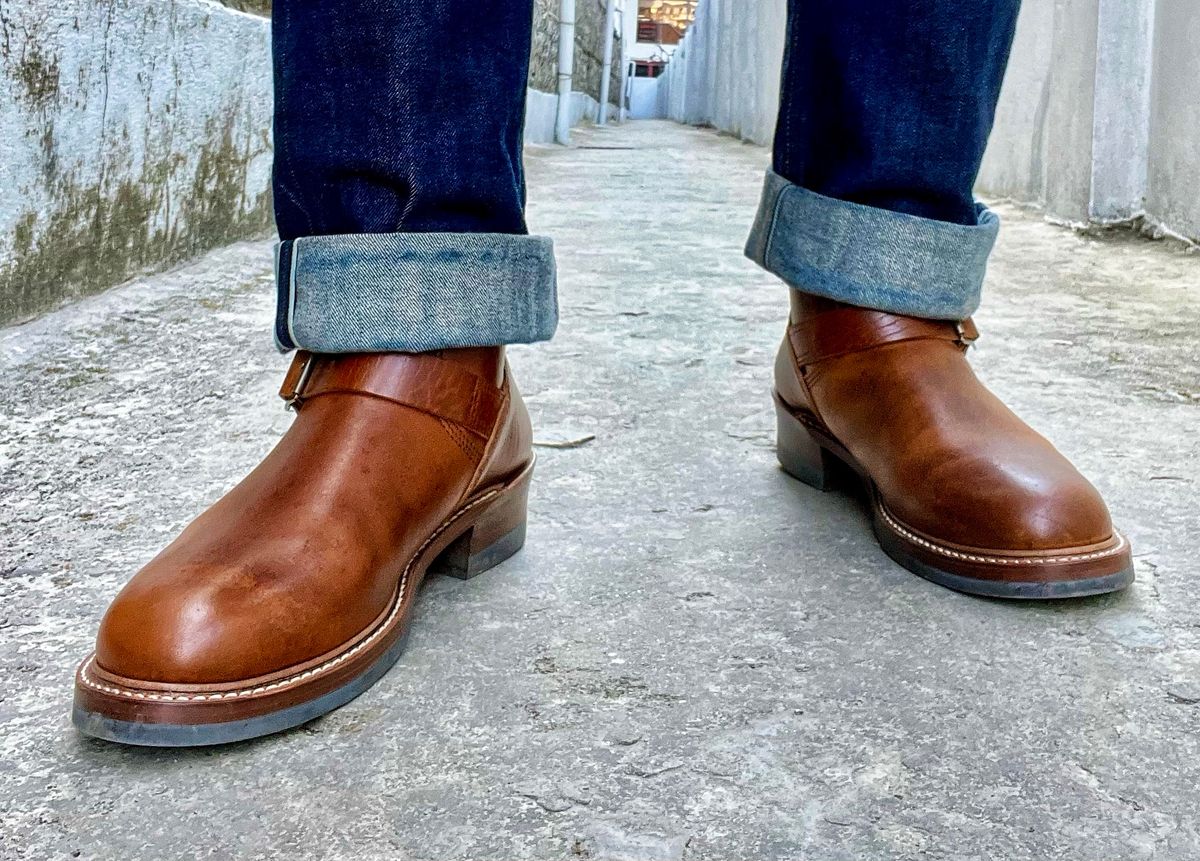 Photo by coolhand0302 on January 15, 2024 of the John Lofgren Wabash Engineer Boots in Shinki Dark Cherry Oiled Horsebutt.