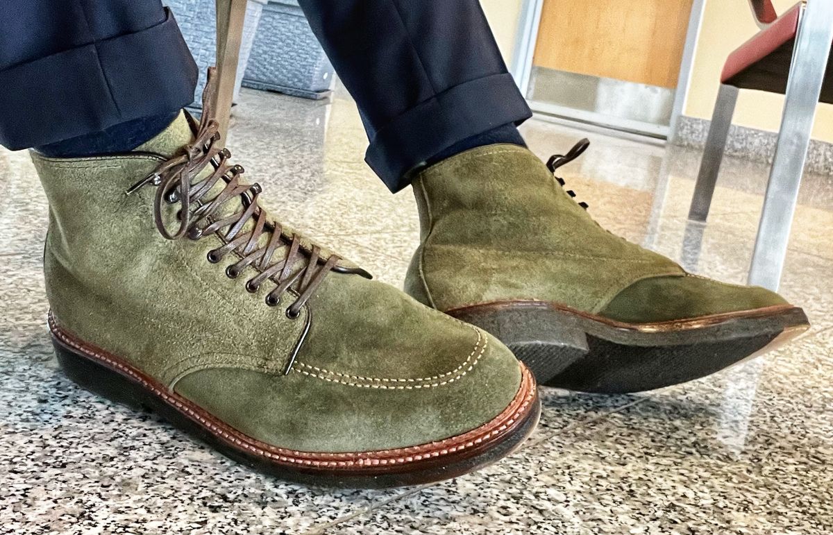 Photo by coolhand0302 on September 7, 2022 of the Alden Indy Boot in Peat Suede.