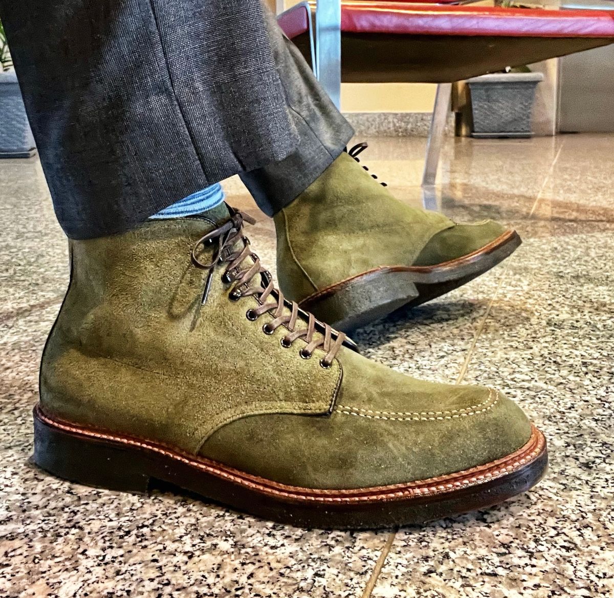 Photo by coolhand0302 on July 12, 2022 of the Alden Indy Boot in Peat Suede.