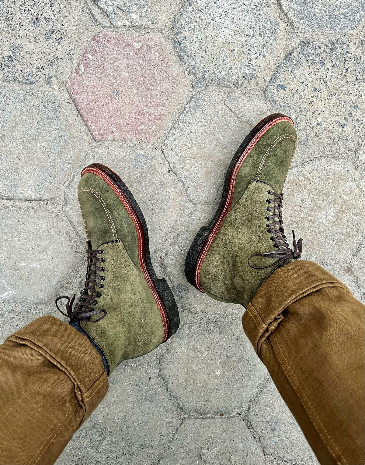 Photo by coolhand0302 on January 16, 2023 of the Alden Indy Boot in Peat Suede.