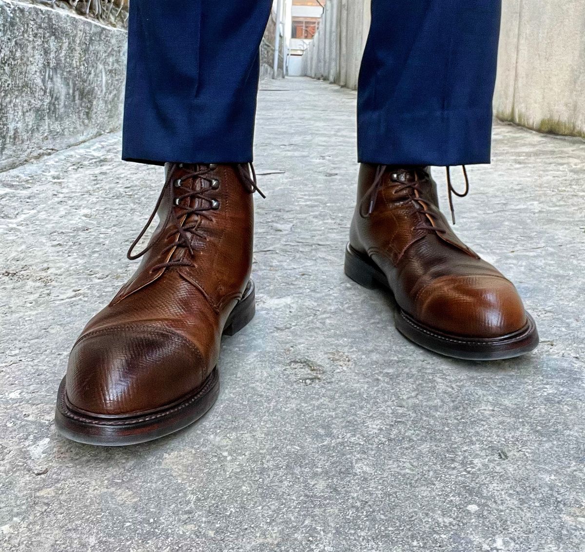 Photo by coolhand0302 on January 31, 2023 of the Crockett & Jones Coniston in Horween Dark Cognac Hatch Grain Shell Cordovan.