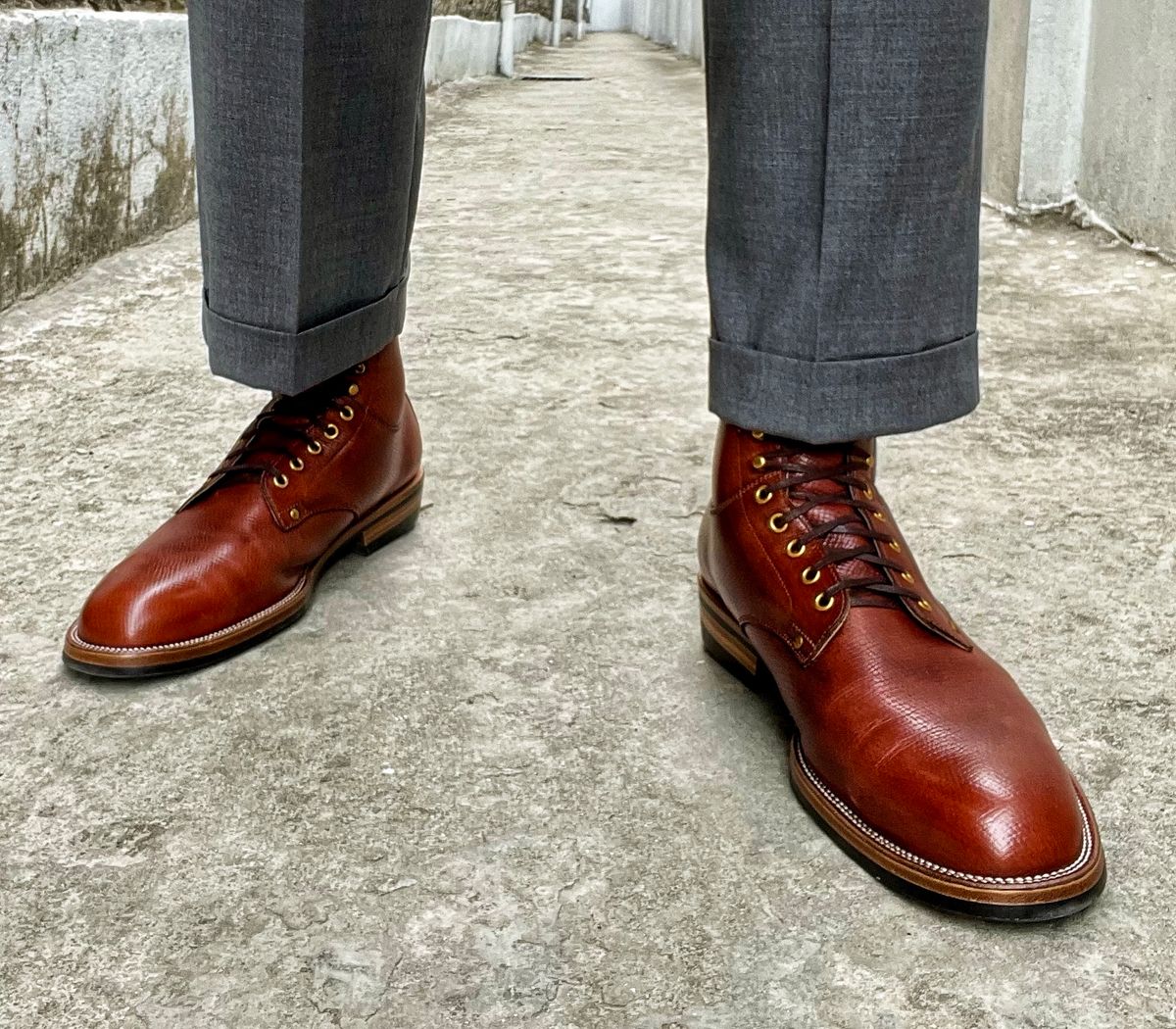 Photo by coolhand0302 on April 16, 2024 of the Østmo x Iron Boots Type 1 Service Boot in Horween Tan Pioneer Reindeer.