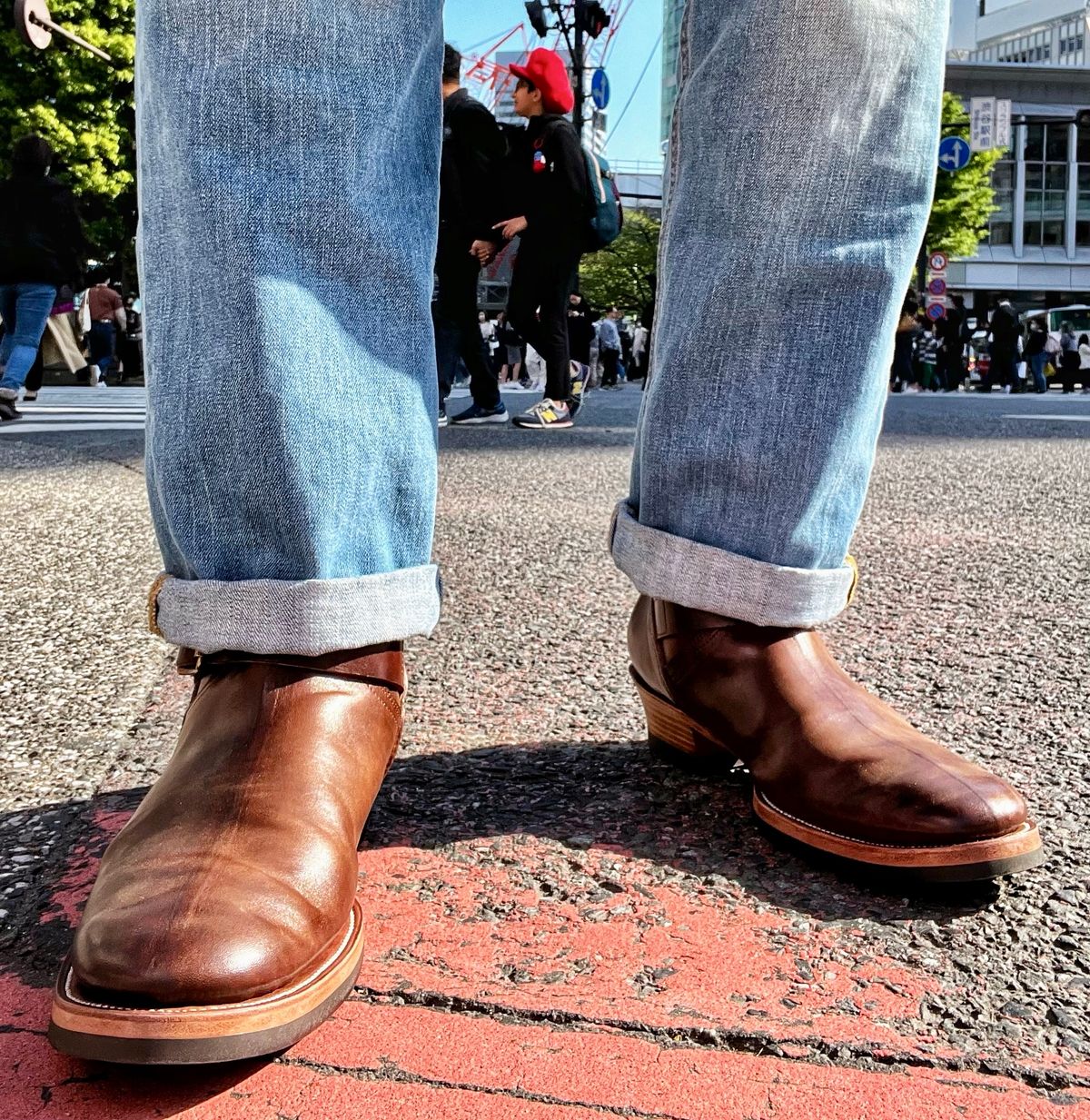 Photo by coolhand0302 on April 10, 2023 of the Clinch Engineer Boots 11-Inch Height in Brown-Overdyed Horsebutt.