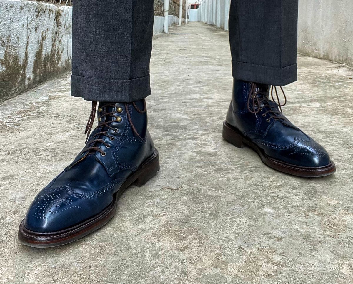 Photo by coolhand0302 on April 17, 2024 of the Crockett & Jones Lindrick in Horween Navy Shell Cordovan.