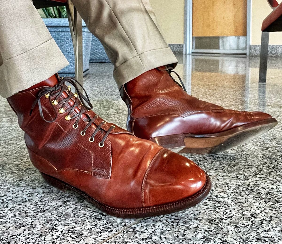 Photo by coolhand0302 on September 9, 2022 of the Enzo Bonafe Balway in Horween Color 4 Shell Cordovan.