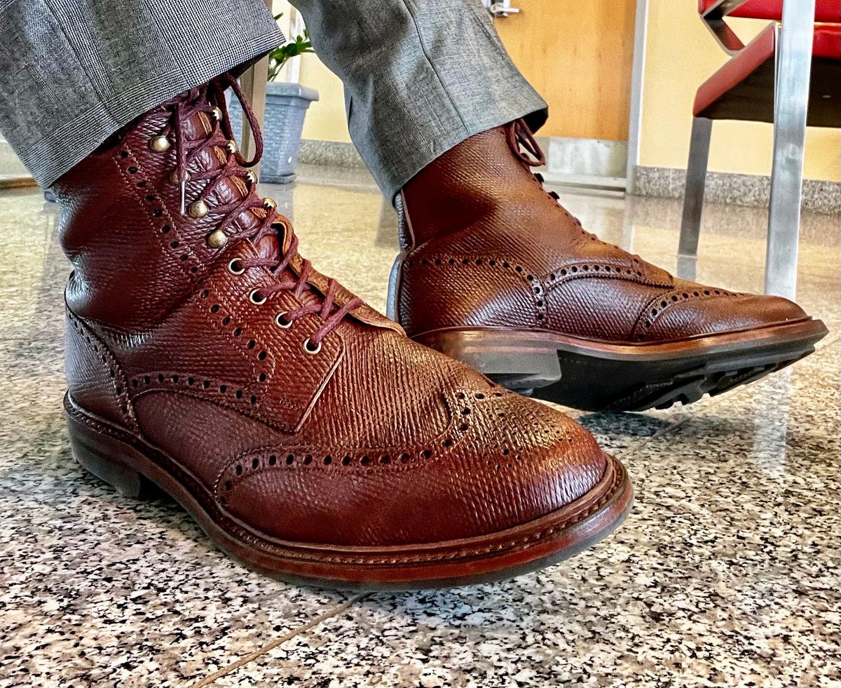 Photo by coolhand0302 on September 6, 2022 of the Crockett & Jones Islay in J&FJ Baker Brown Russian Calf.