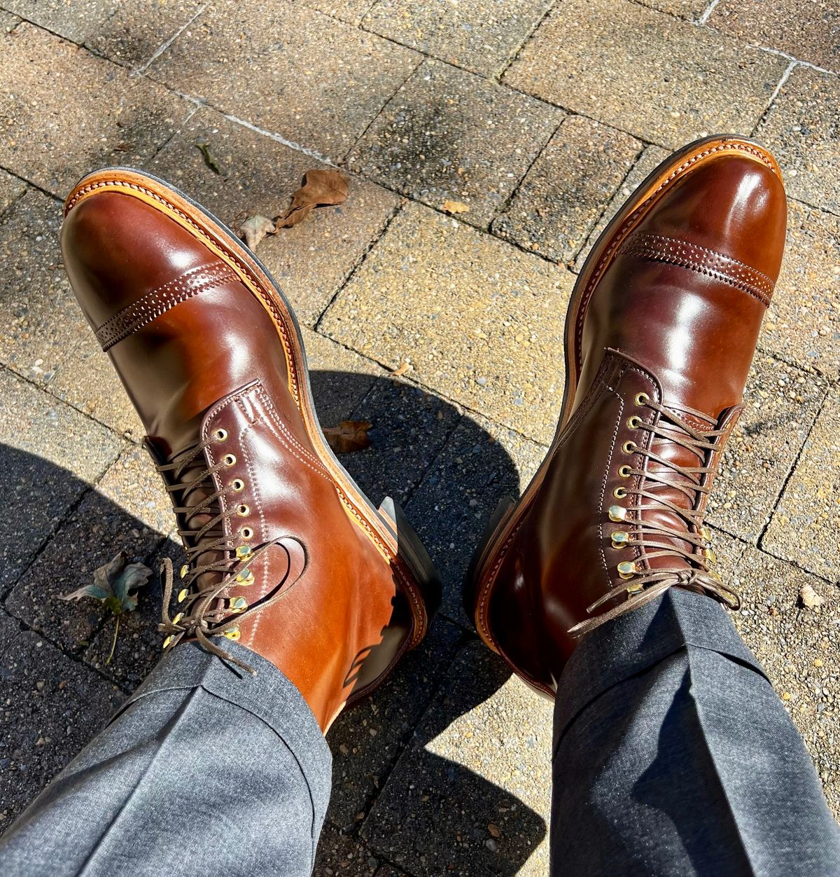 Photo by coolhand0302 on October 8, 2024 of the Viberg Derby Boot in Horween Mahogany Shell Cordovan.