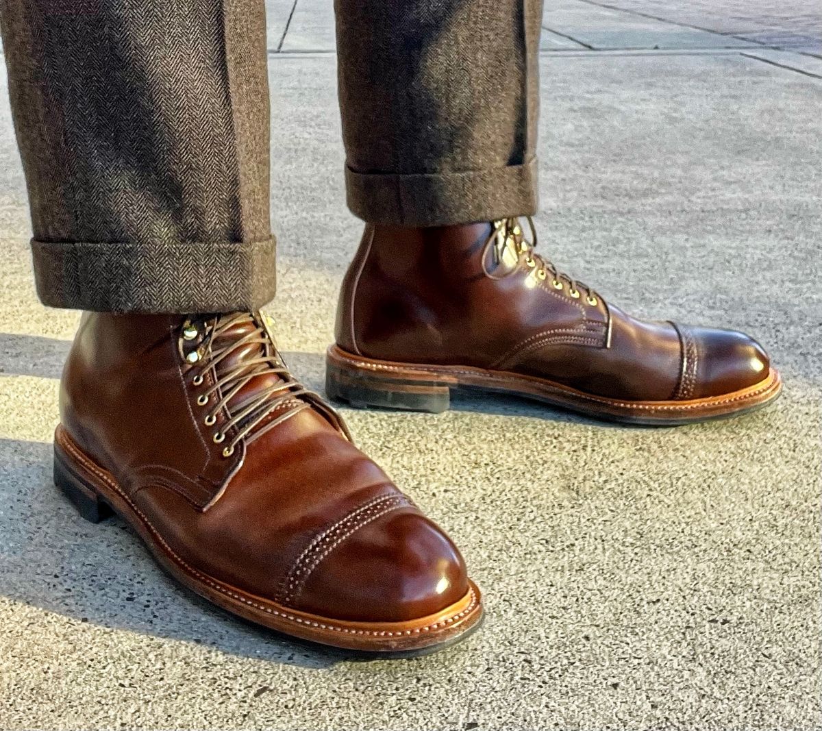 Photo by coolhand0302 on December 6, 2024 of the Viberg Derby Boot in Horween Mahogany Shell Cordovan.