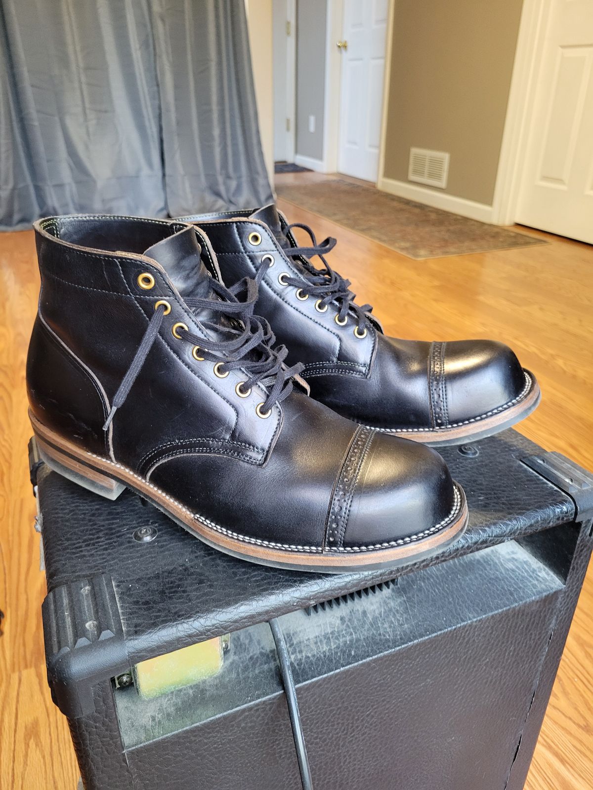 Photo by JoshankRedemption on April 29, 2024 of the Iron Boots Pitman in Seidel Black Double Shot.
