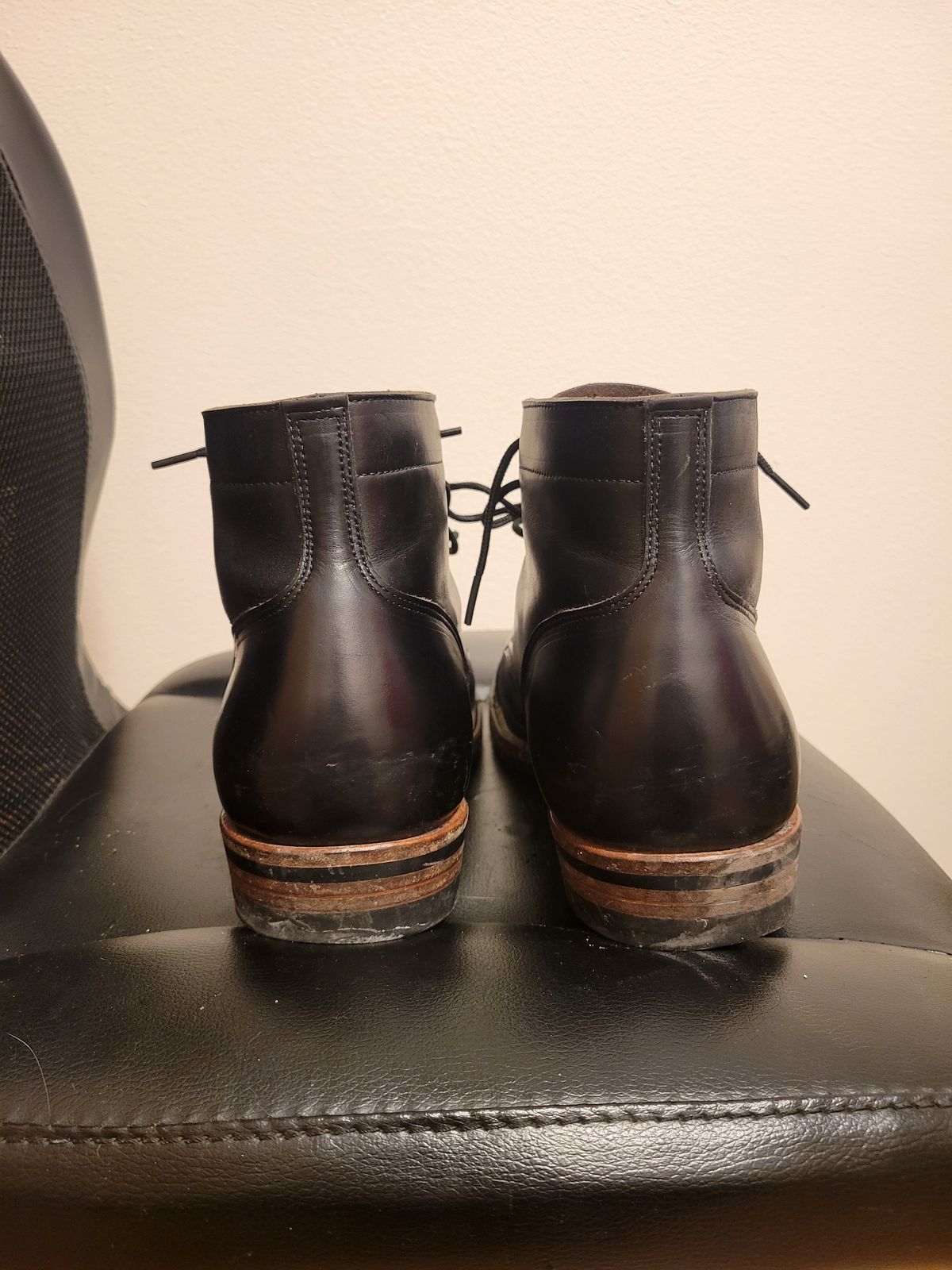 Photo by JoshankRedemption on December 30, 2025 of the Iron Boots Pitman in Seidel Black Double Shot.