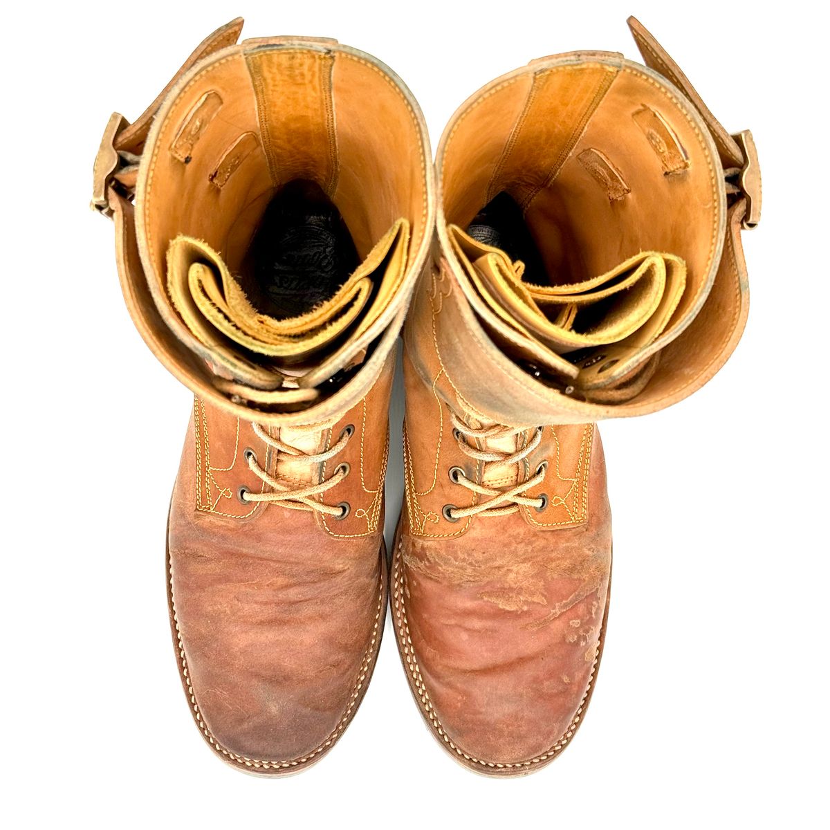 Photo by jeremy.m.boyd on December 2, 2025 of the Fortis Boots Custom Model in Maryam Natural Horsebutt.