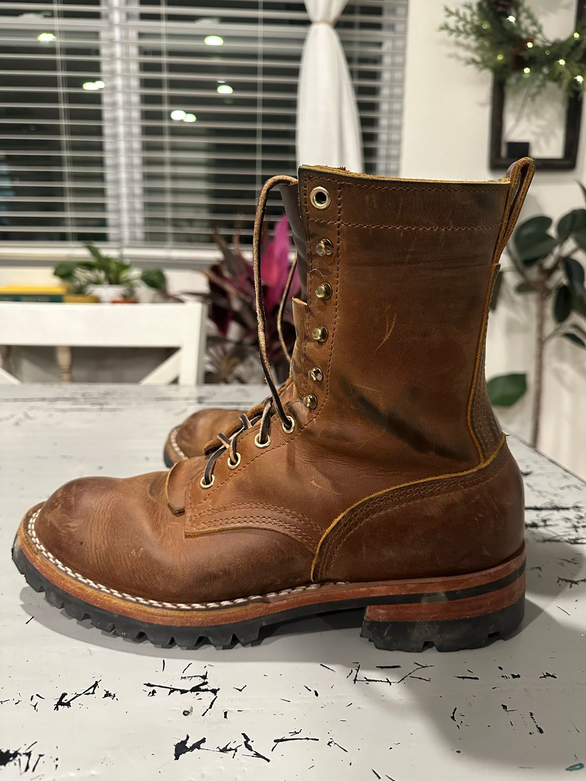 Photo by jeremy.m.boyd on December 4, 2022 of the Nicks Overlander in Horween Orange Predator.