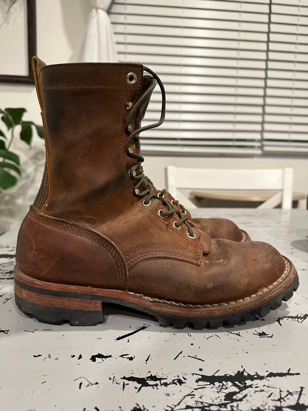 Photo by jeremy.m.boyd on February 6, 2023 of the Nicks Overlander in Horween Orange Predator.