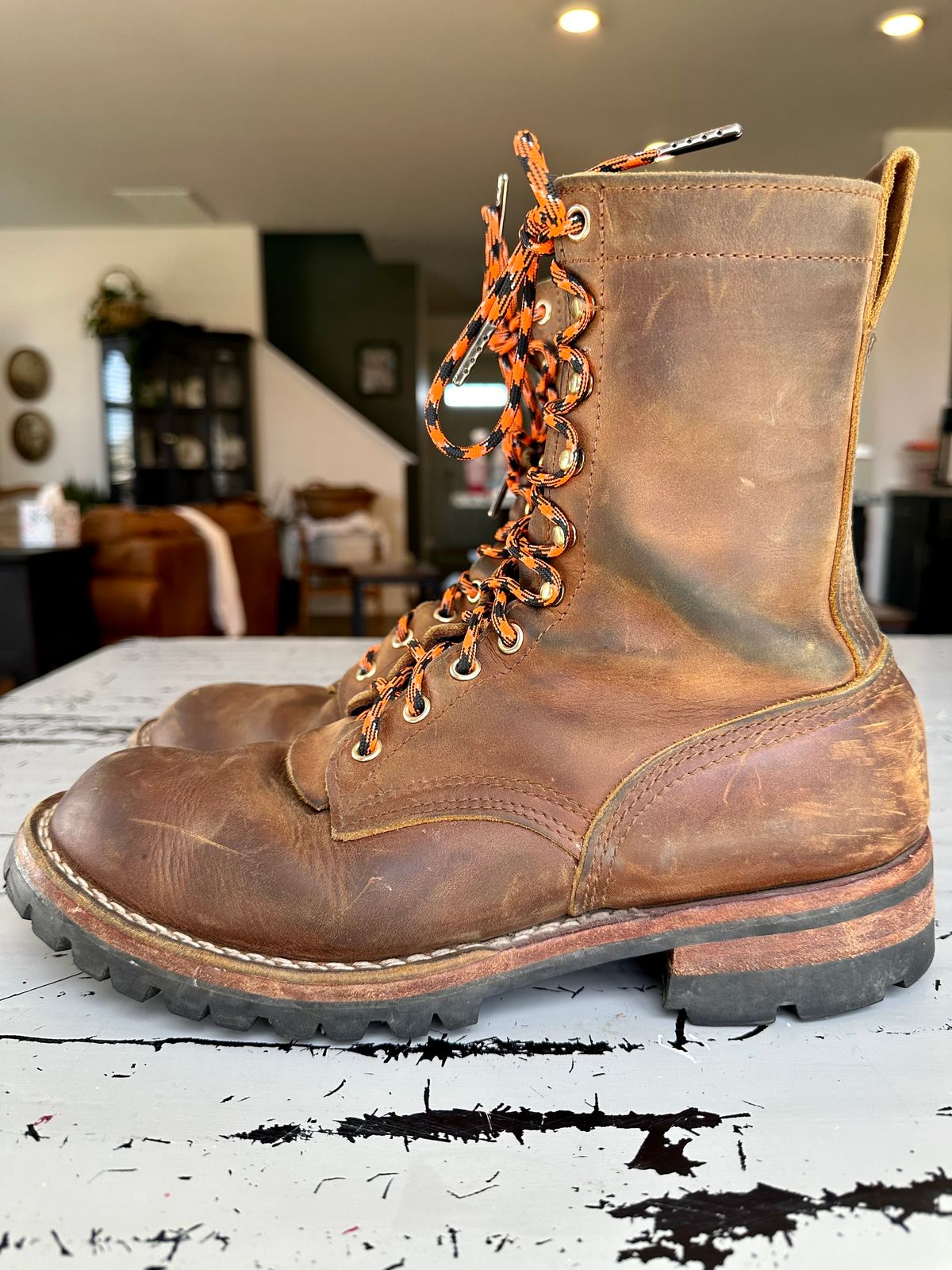Photo by jeremy.m.boyd on April 1, 2023 of the Nicks Overlander in Horween Orange Predator.
