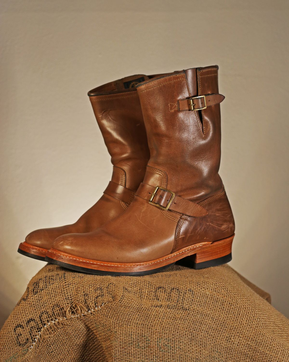 Photo by TrillDan on December 5, 2023 of the John Lofgren Wabash Engineer Boots in Horween Natural Chromexcel.