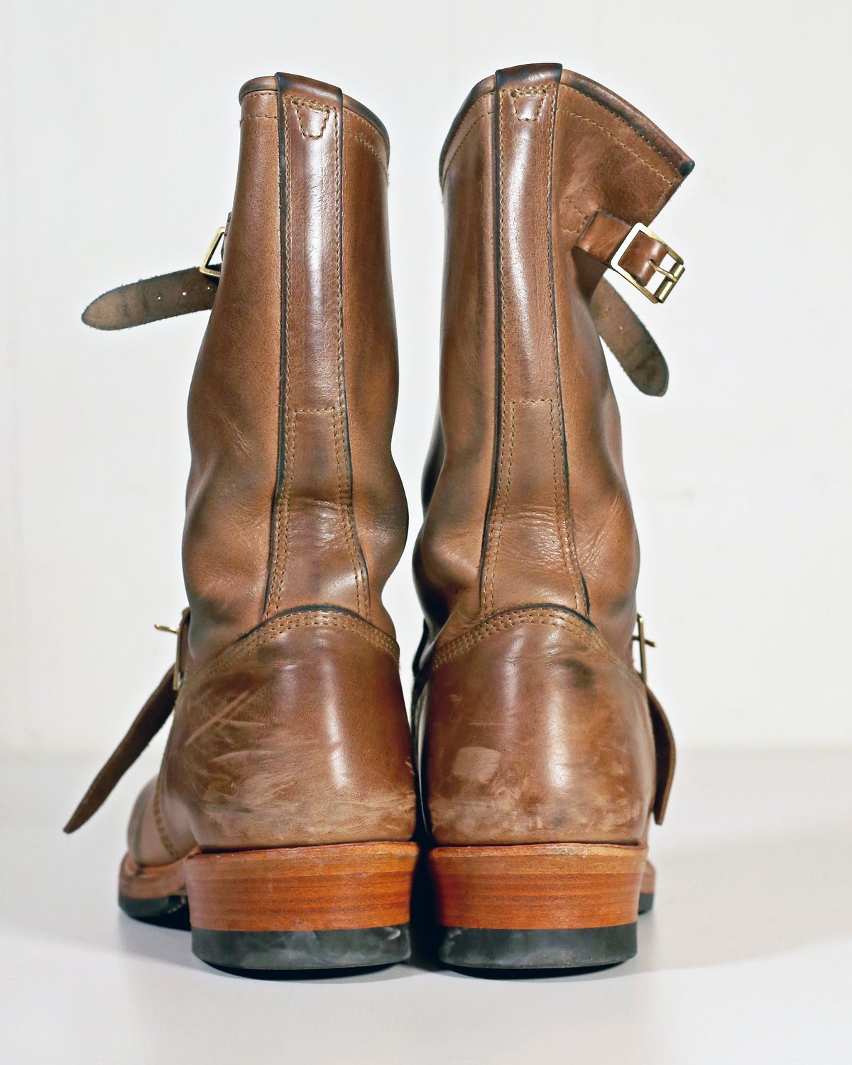 Photo by TrillDan on January 5, 2024 of the John Lofgren Wabash Engineer Boots in Horween Natural Chromexcel.