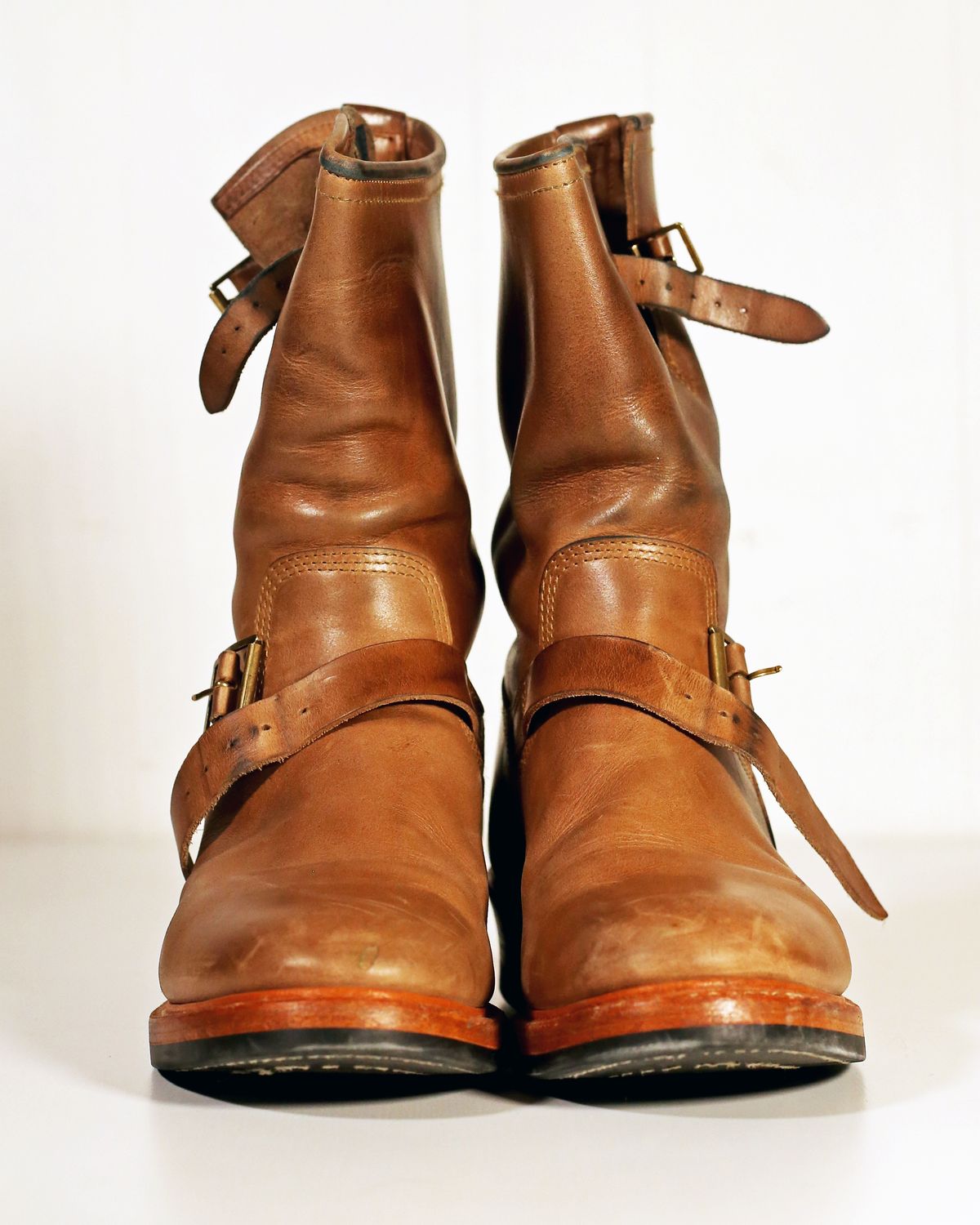 Photo by TrillDan on January 5, 2024 of the John Lofgren Wabash Engineer Boots in Horween Natural Chromexcel.