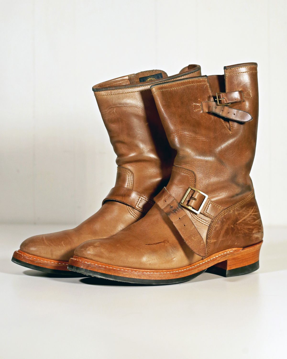 Photo by TrillDan on January 5, 2024 of the John Lofgren Wabash Engineer Boots in Horween Natural Chromexcel.