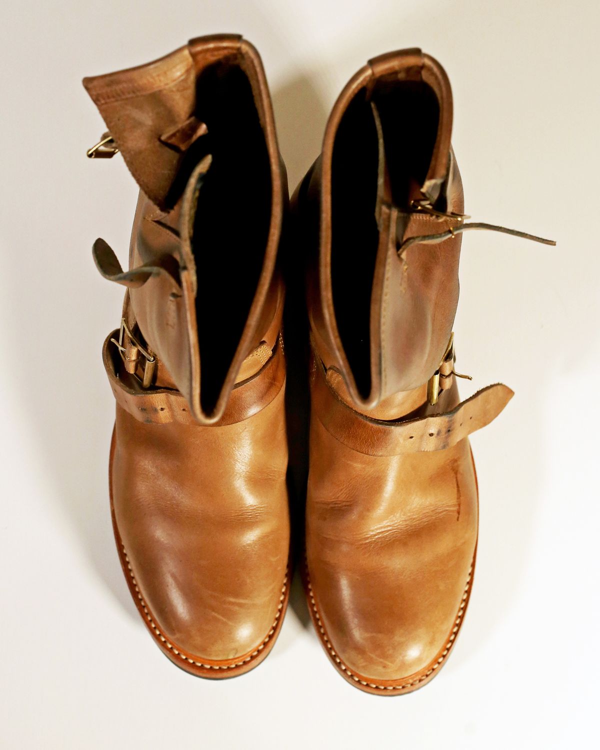 Photo by TrillDan on January 5, 2024 of the John Lofgren Wabash Engineer Boots in Horween Natural Chromexcel.