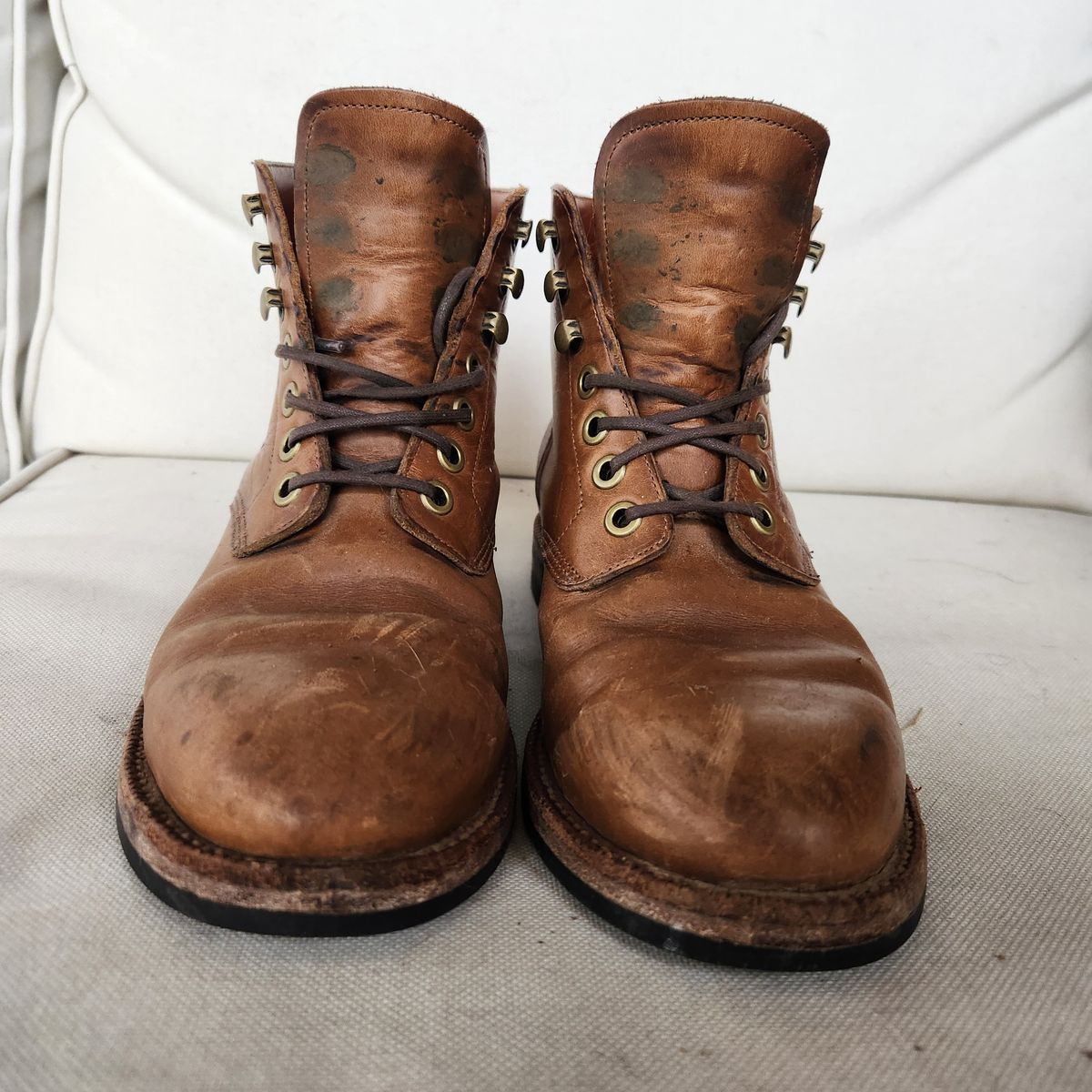 Photo by wildflowersnboots on January 6, 2025 of the Grant Stone Nora Boot in Horween Dune Chromexcel.