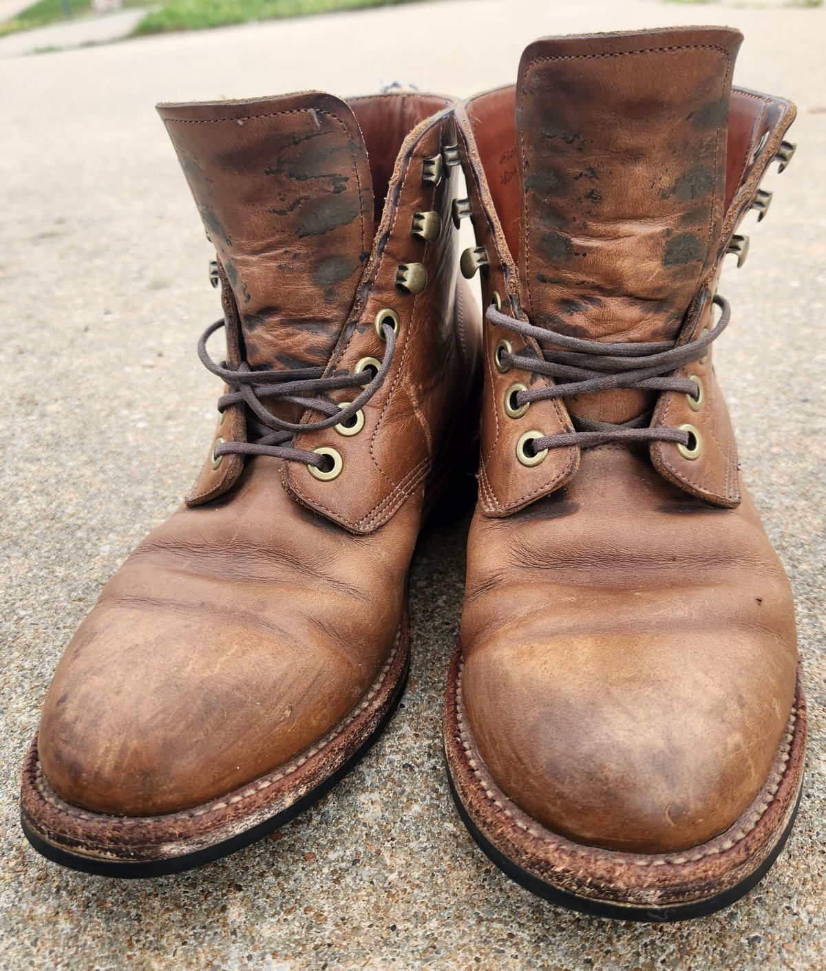 Photo by wildflowersnboots on April 5, 2025 of the Grant Stone Nora Boot in Horween Dune Chromexcel.