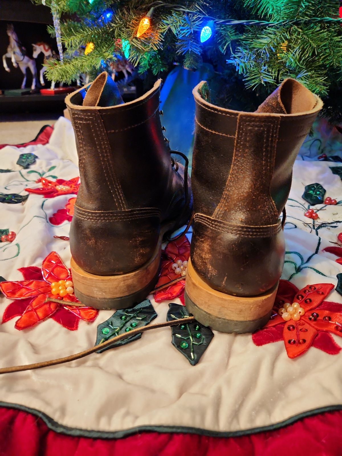 Photo by wildflowersnboots on January 5, 2025 of the White's MP 55 in Horween Dark Brown Waxed Flesh.
