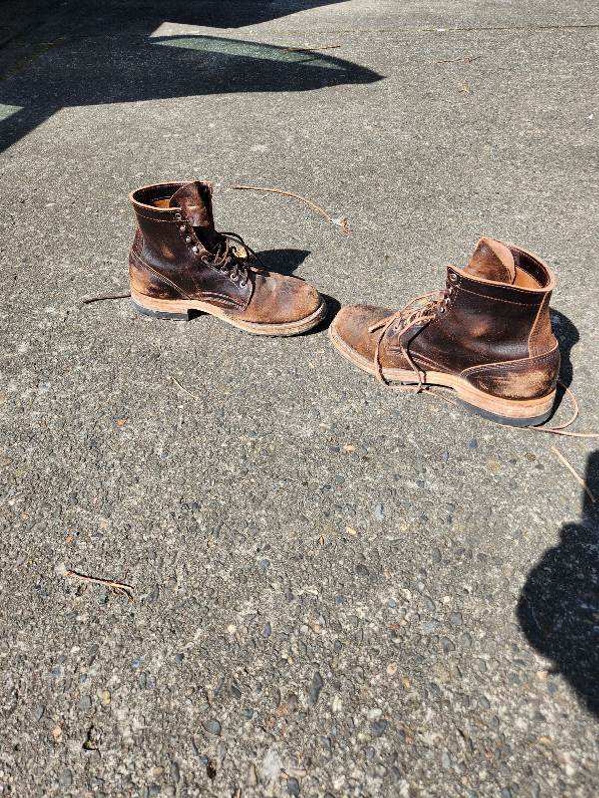 Photo by wildflowersnboots on April 5, 2025 of the White's MP 55 in Horween Dark Brown Waxed Flesh.