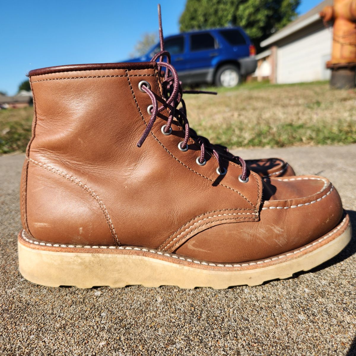 Photo by wildflowersnboots on November 3, 2025 of the Red Wing 6-Inch Classic Moc in Mocha Oro Iginal.
