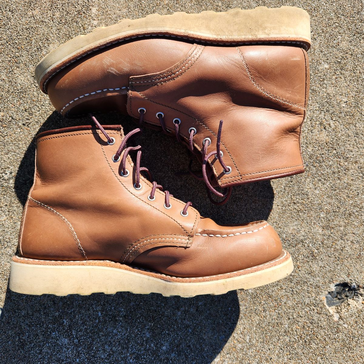 Photo by wildflowersnboots on November 3, 2025 of the Red Wing 6-Inch Classic Moc in Mocha Oro Iginal.