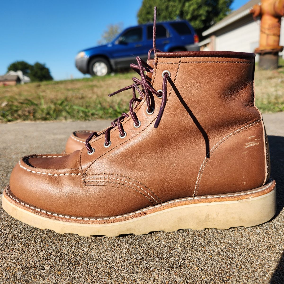 Photo by wildflowersnboots on November 3, 2025 of the Red Wing 6-Inch Classic Moc in Mocha Oro Iginal.