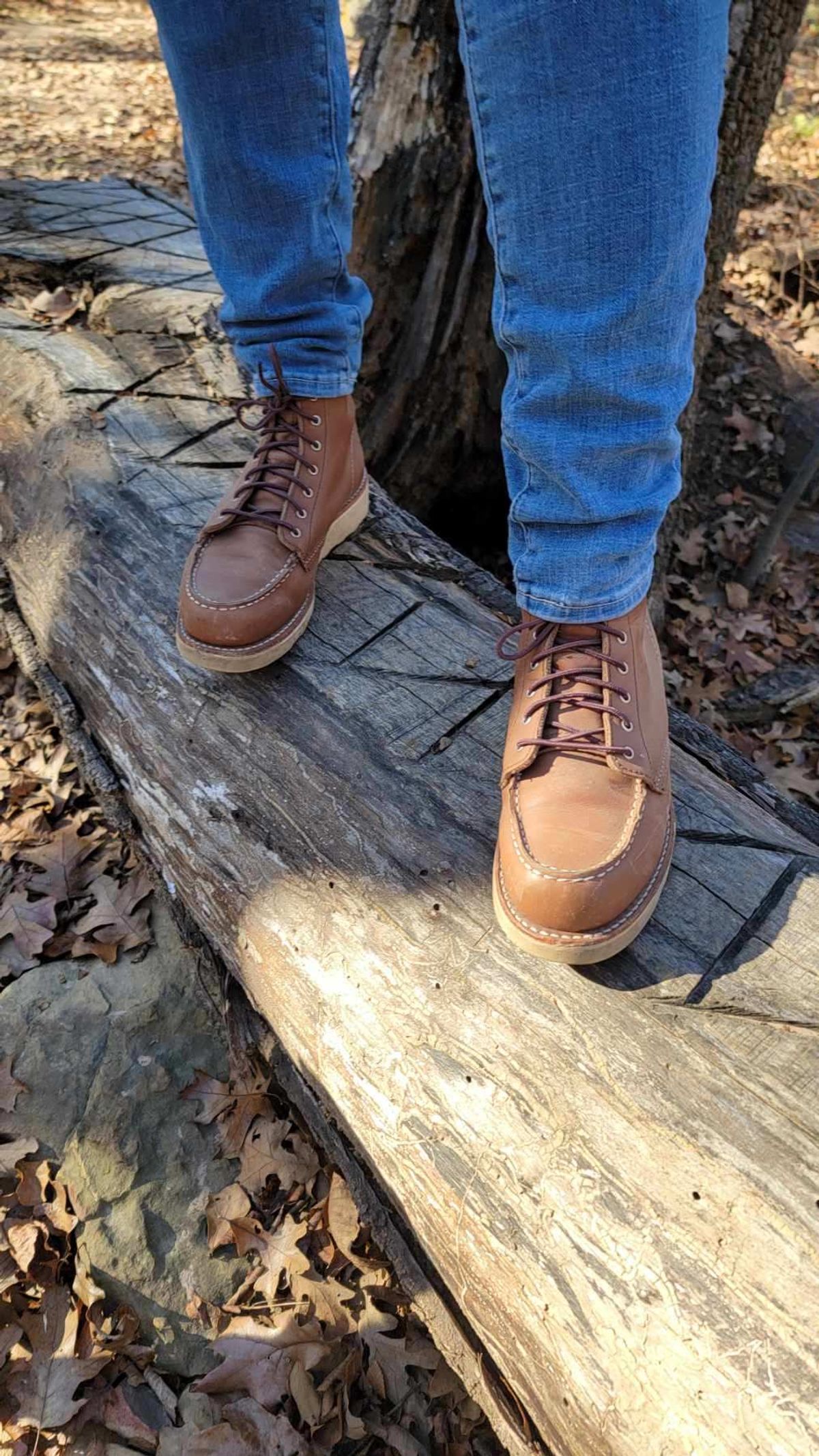 Photo by wildflowersnboots on November 27, 2025 of the Red Wing 6-Inch Classic Moc in Mocha Oro Iginal.