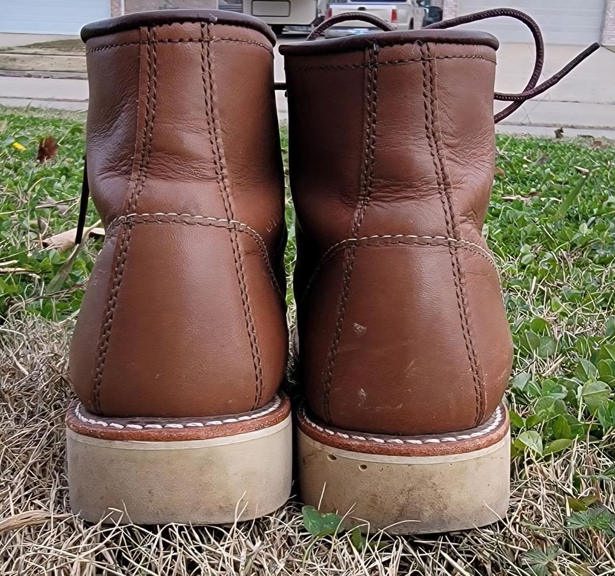Photo by wildflowersnboots on December 4, 2025 of the Red Wing 6-Inch Classic Moc in Mocha Oro Iginal.