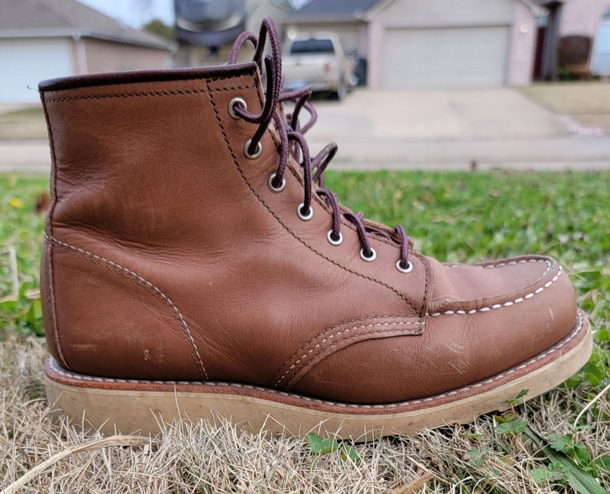 Photo by wildflowersnboots on December 4, 2025 of the Red Wing 6-Inch Classic Moc in Mocha Oro Iginal.