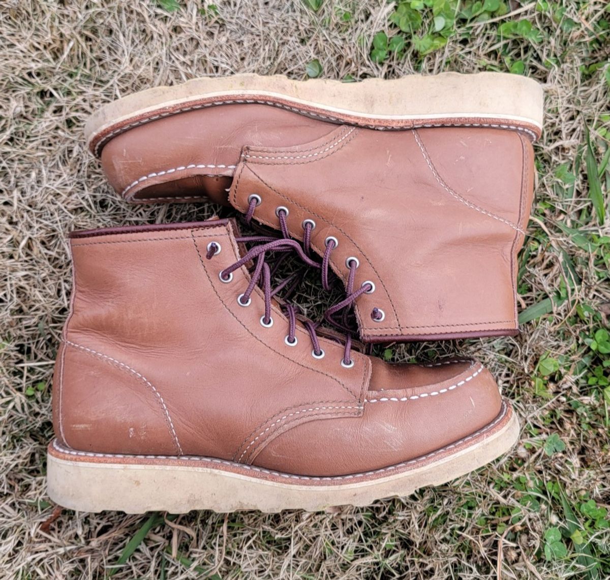 Photo by wildflowersnboots on December 4, 2025 of the Red Wing 6-Inch Classic Moc in Mocha Oro Iginal.