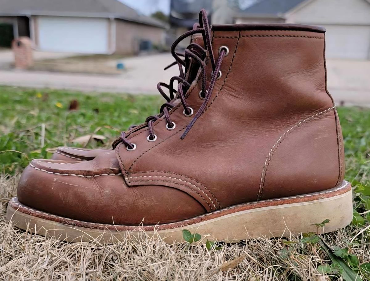 Photo by wildflowersnboots on December 4, 2025 of the Red Wing 6-Inch Classic Moc in Mocha Oro Iginal.