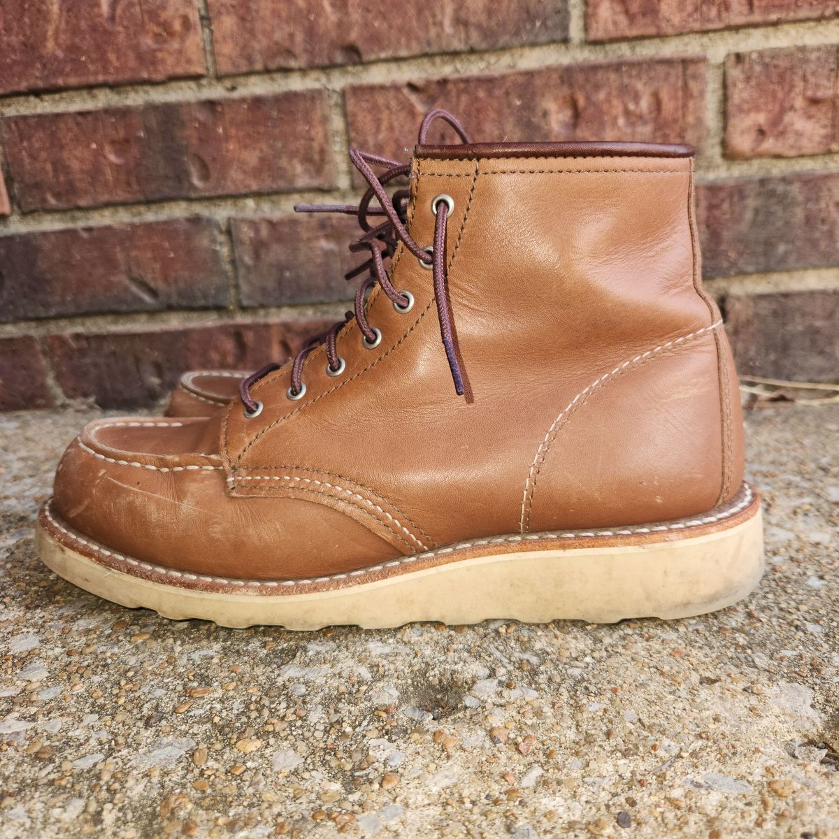 Photo by wildflowersnboots on January 5, 2026 of the Red Wing 6-Inch Classic Moc in Mocha Oro Iginal.
