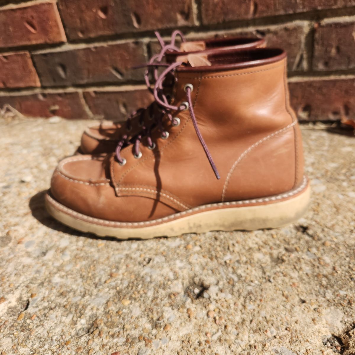 Photo by wildflowersnboots on February 5, 2026 of the Red Wing 6-Inch Classic Moc in Mocha Oro Iginal.