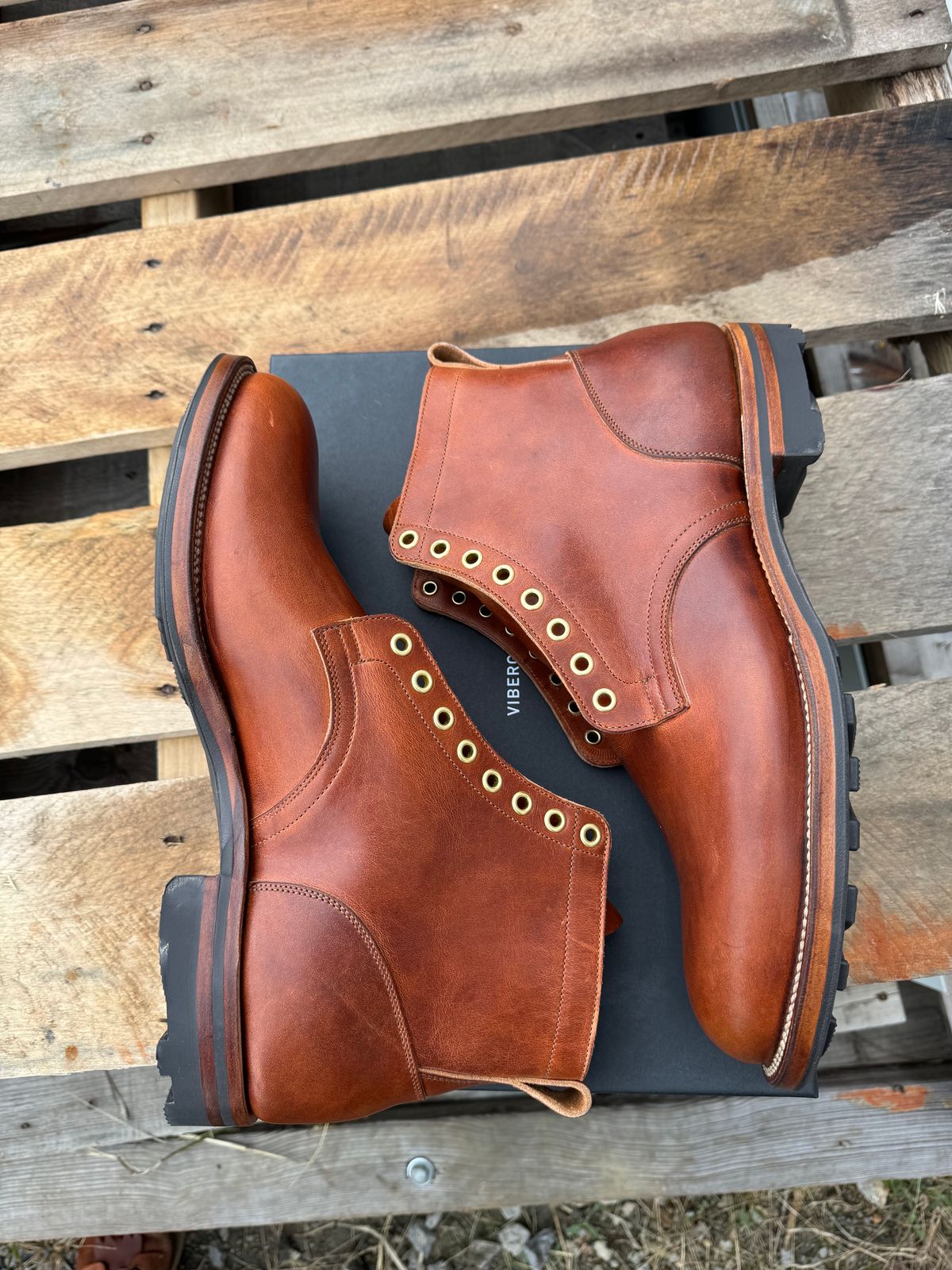 Photo by demko on November 1, 2023 of the Viberg Service Boot in Horween English Tan Cypress.
