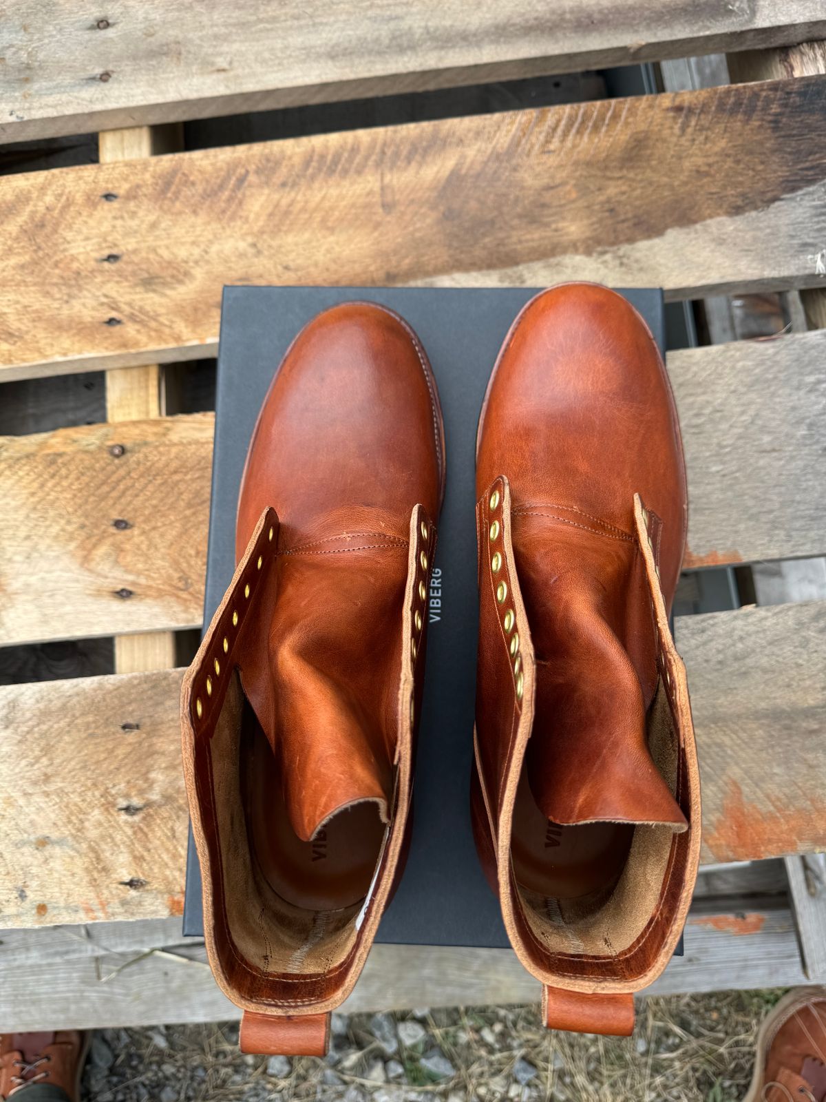 Photo by demko on November 1, 2023 of the Viberg Service Boot in Horween English Tan Cypress.
