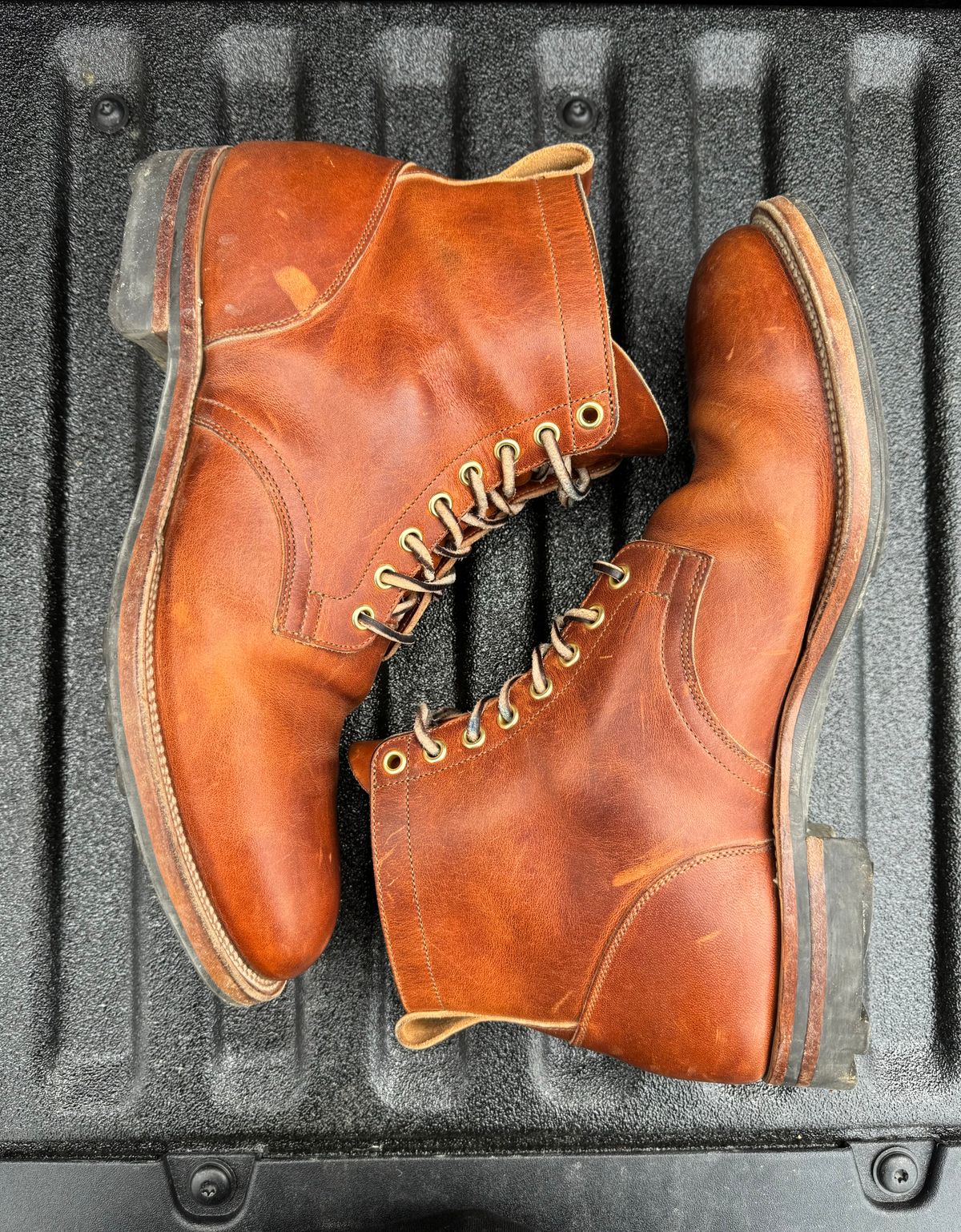 Photo by demko on December 3, 2023 of the Viberg Service Boot in Horween English Tan Cypress.
