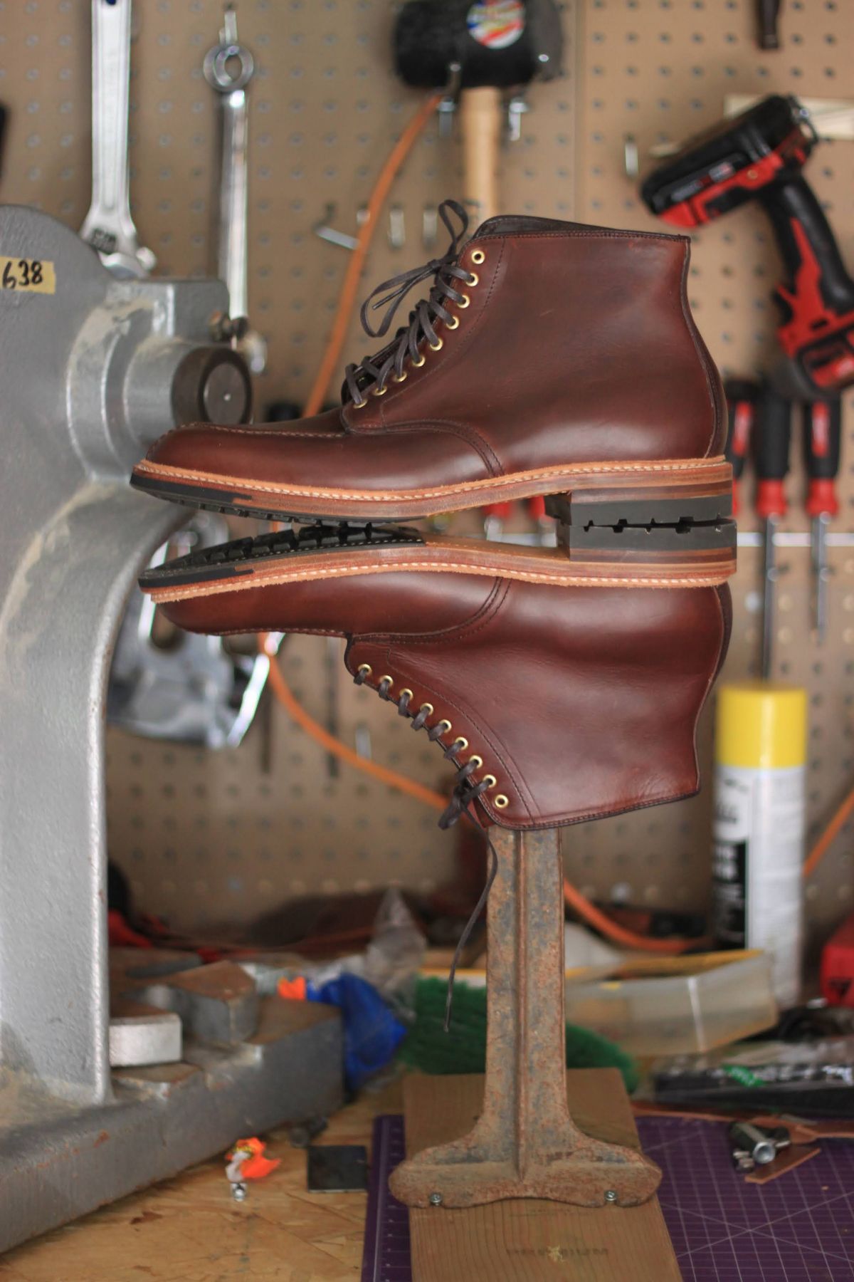 Photo by djsharris on October 2, 2022 of the Alden Norwegian Front Blucher in Horween Brown Chromexcel.